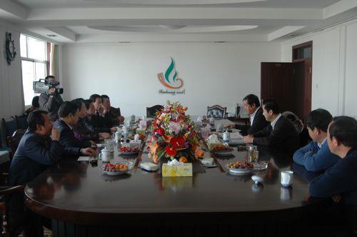 瓜州縣、金塔縣領導來公司慰問