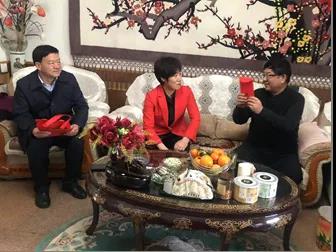 敦煌種業(yè)領(lǐng)導(dǎo)看望慰問公司老干部、老黨員及困難黨員職工